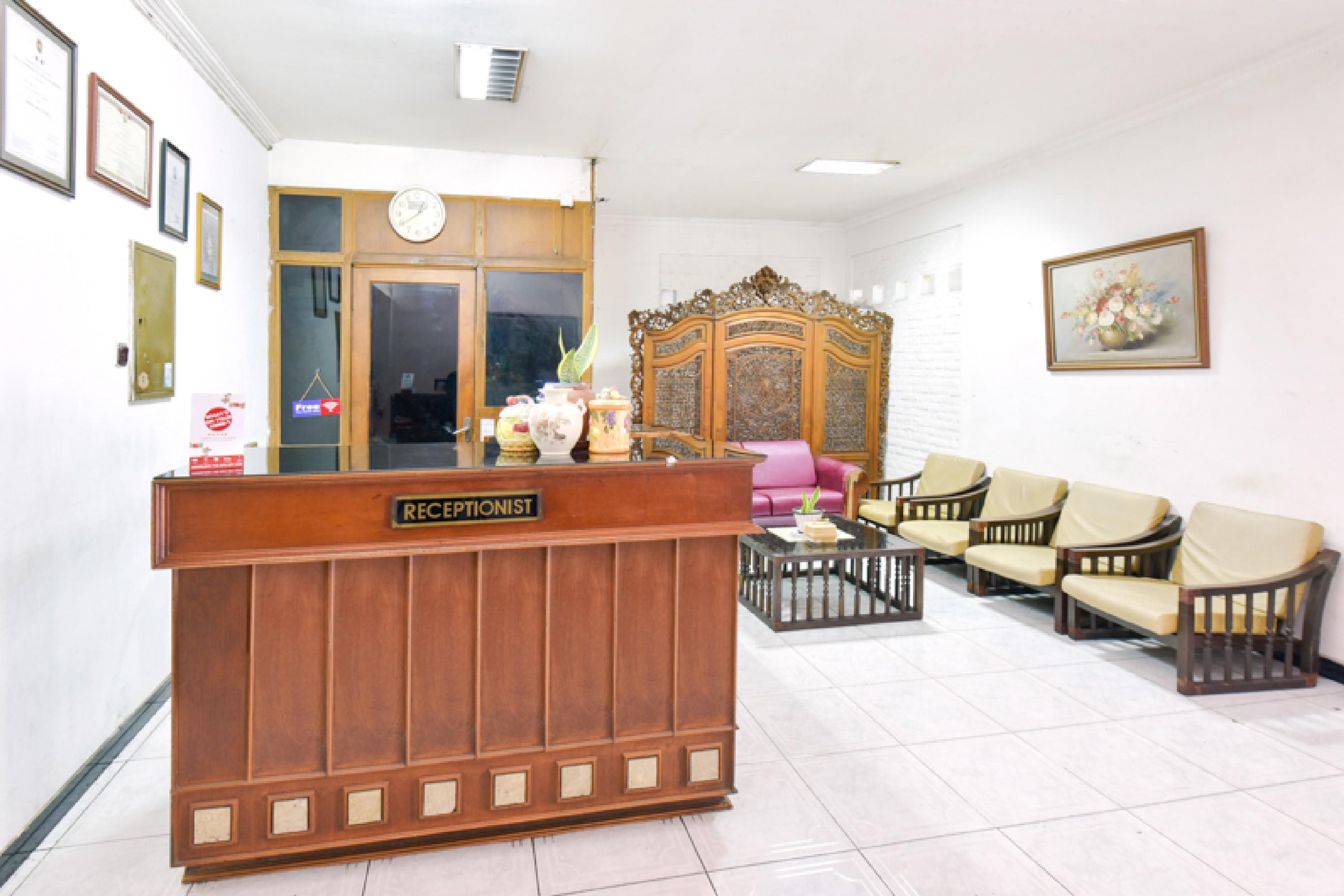 Sekar Ayu Hotel Malioboro Mitra Reddoorz Jogjakarta Buitenkant foto