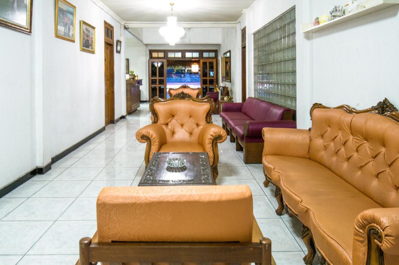 Sekar Ayu Hotel Malioboro Mitra Reddoorz Jogjakarta Buitenkant foto